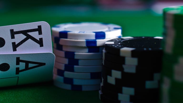 How to Stay Safe When Playing Online Casino Games